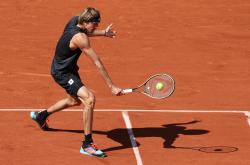 足球直播在线直播观看免费-日本网球队逆转德国网球队，兹维列夫高光表现的简单介绍