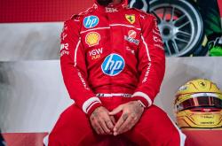 足球直播在线观看免费-法拉利鏖战哈斯车队，塞恩斯统治全场的简单介绍